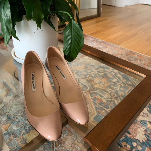 Women’s Manolo Blahnik Nude Heels size 37 - Picture 1 of 3